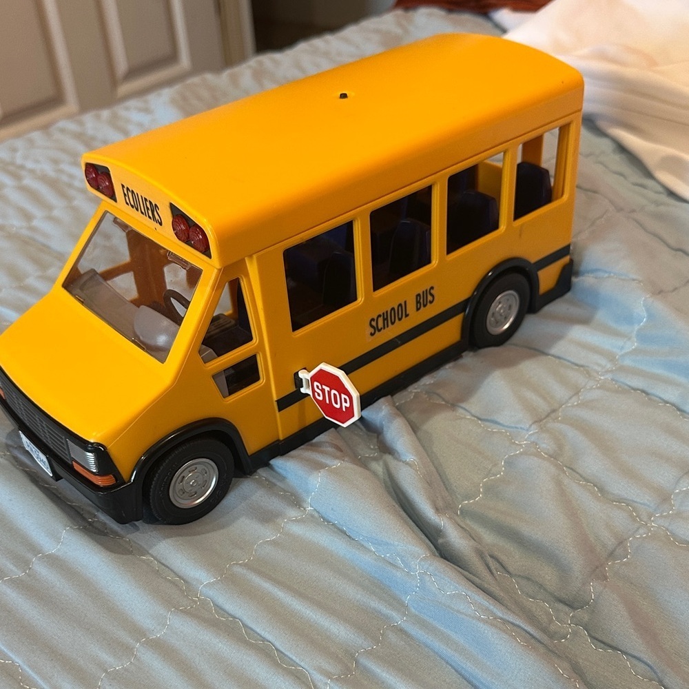 NWOT Yellow School Bus Toy - Picture 6 of 7